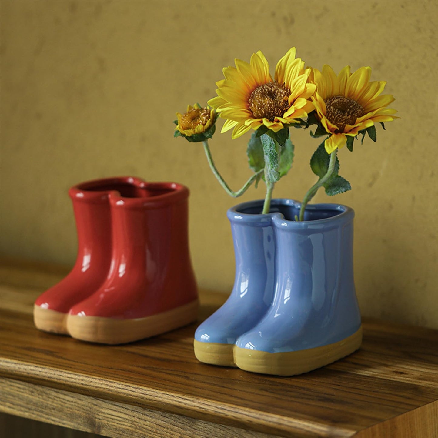 SUZEPER Ceramic Boots Vase, Creative Boots Succulent Planter,Funny Plant Pot for Indoor Outdoor Garden Home Decor(10x13x12cm(4x5x5inch), Red)