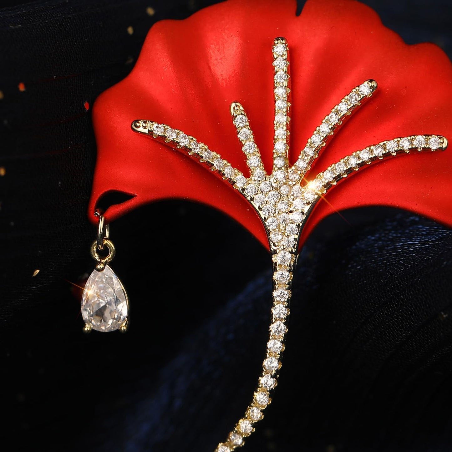 AILONMEI Floral Series Brooch Pins For Women Fashion Costume Pearl Flower Designer Broach & Pins Jewelry Christmas Gift (Ginkgo Leaf)