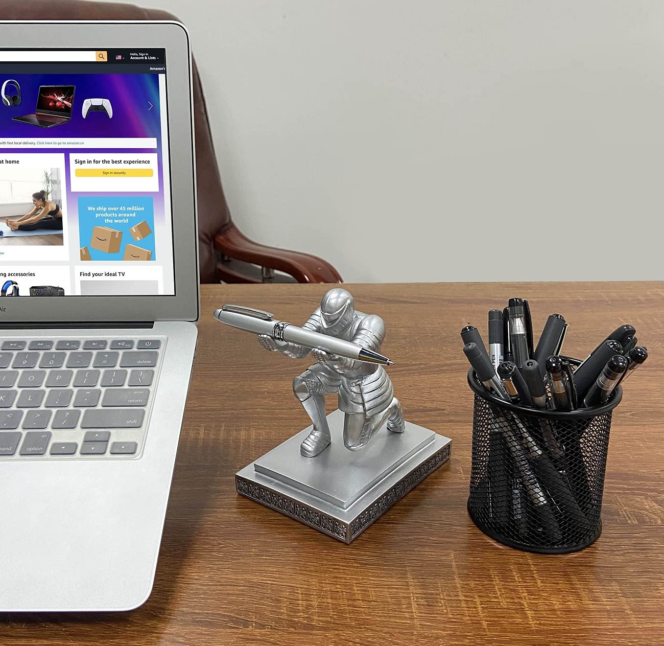 Ofiedx Executive Knight Pen Holder with A Cool Pen, Home Office Desk Organizers Decor Resin Pen Holder, Christmas Gift Idea for Dad, Uncle, Man, Boyfriend, Friends Silver