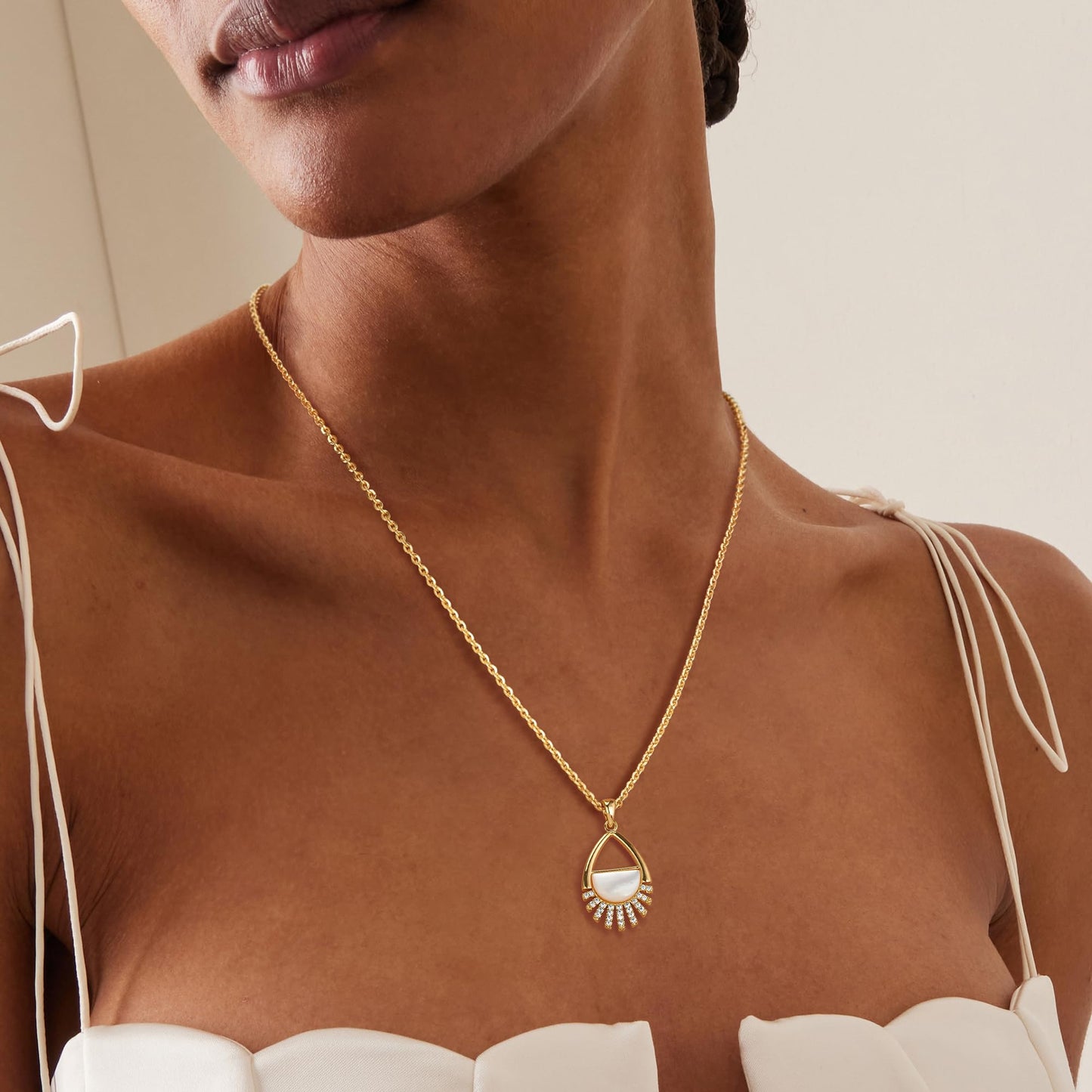 Fettero Dainty MOP Necklaces for Women, 14K Gold Plated Teardrop Pendant Cute Charm Neclace Delicate Pearl Beach Gold Necklace for Women Jewelry Gift