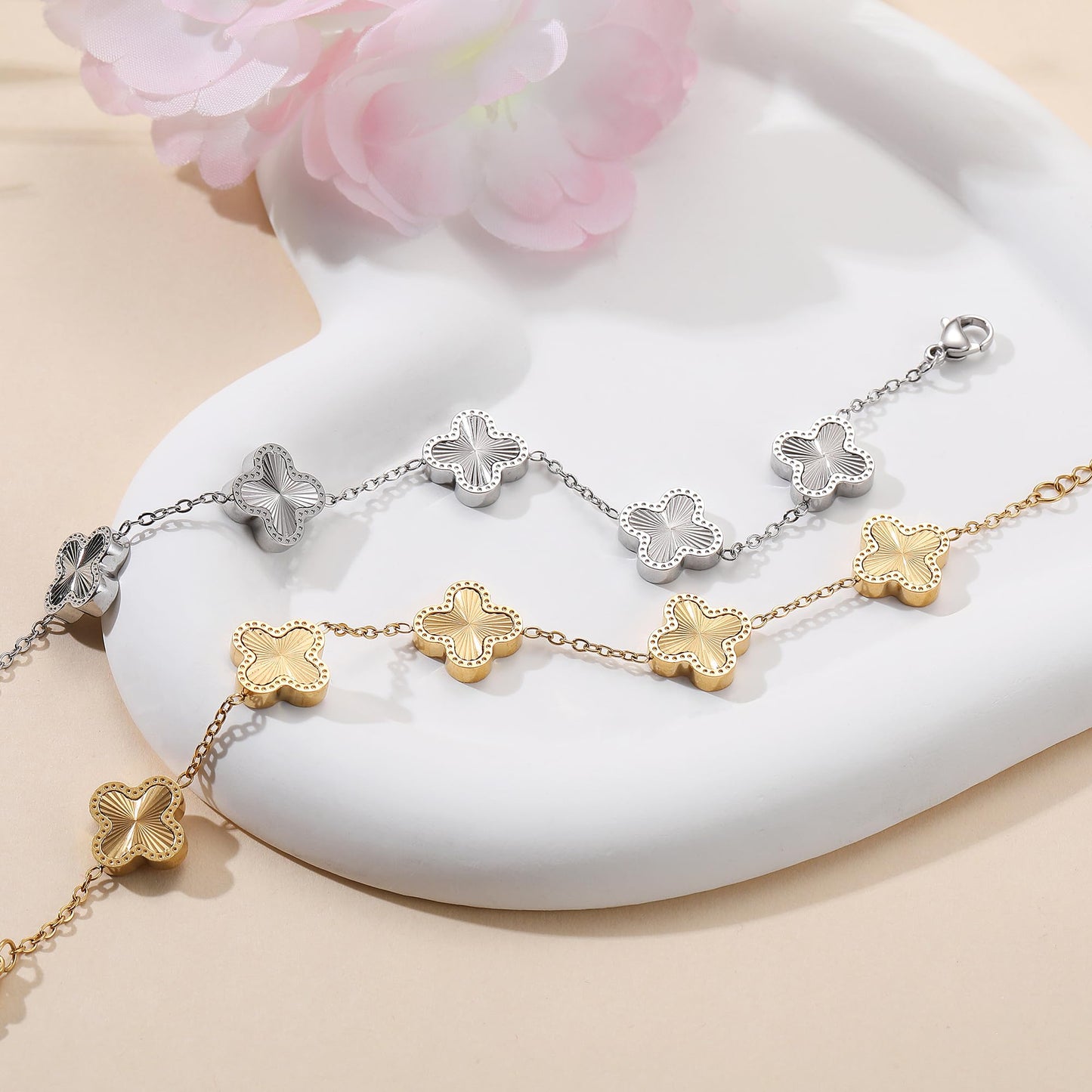 AIPPK 18K Gold Plated Clover Bracelet Dupes Gold Danity Bracelet for Women Flower Four Leaf Bracelets Lucky Jewelry Gifts for Women (Silver)