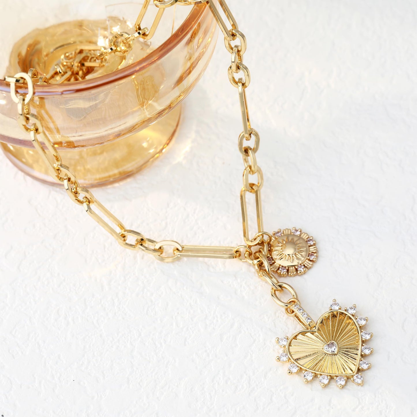 BONJOULRY Chunky Gold Heart Necklace for Women, 18K Gold Plated Chunky Heart Locket Necklace Non Tarnish Charm Necklace Fashion Jewelry Thick Paperclip Chain Hip Hop Statement boho necklaces for women