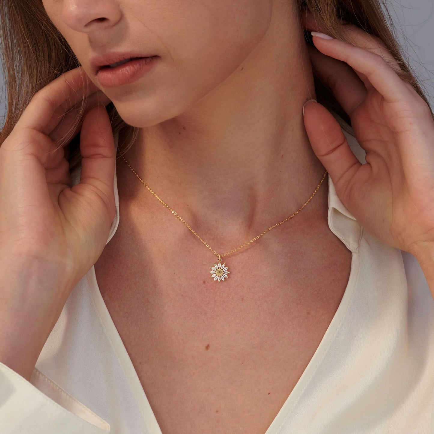 VRIUA Sun Necklace for Women 14k Gold Plated Sunflower Pendant Necklace Simple Cubic Zirconia Dainty Gold Sunflower Necklace Minimalist Jewelry