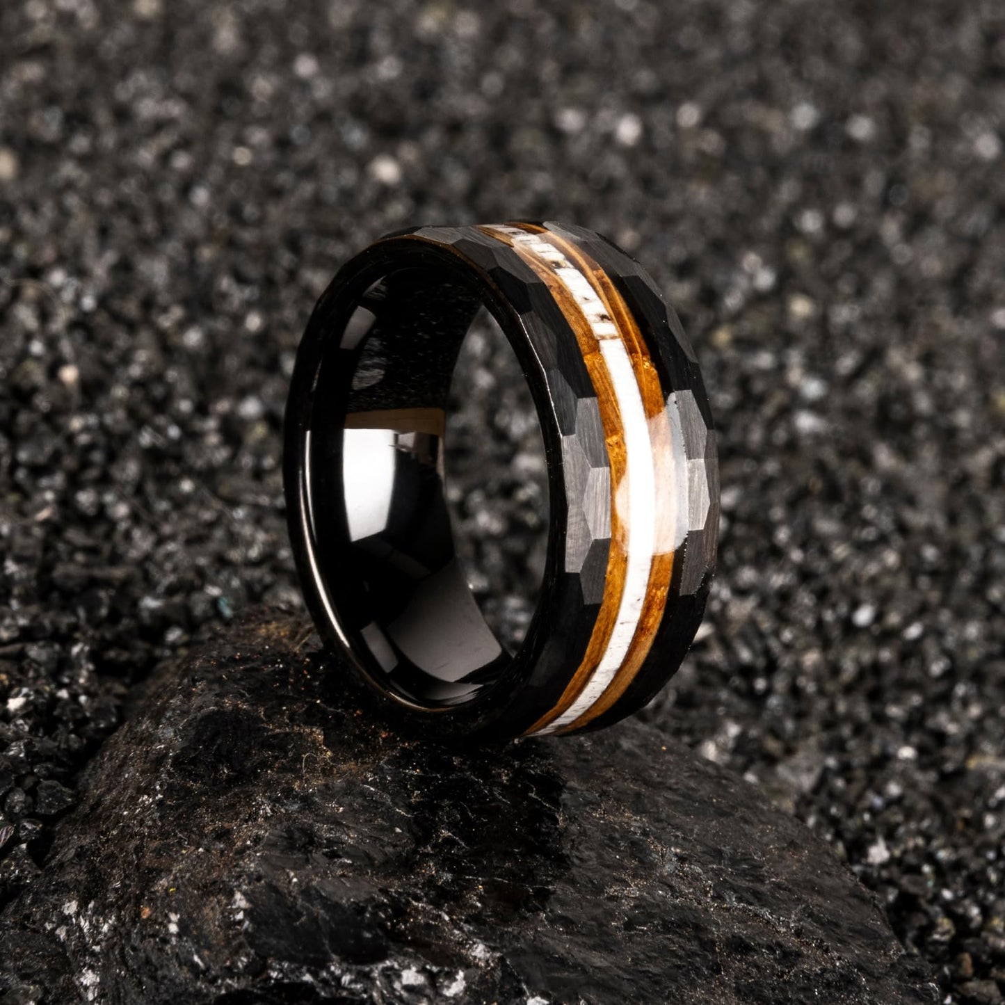 JEWPER 8mm Men Womens Wedding Band Tungsten Rings Black Hammer pattern Fashion Promise Carbide Inlaid Antlers Fire whiskey barrel wood Matte Finish Edge Comfort Fit Size(7)