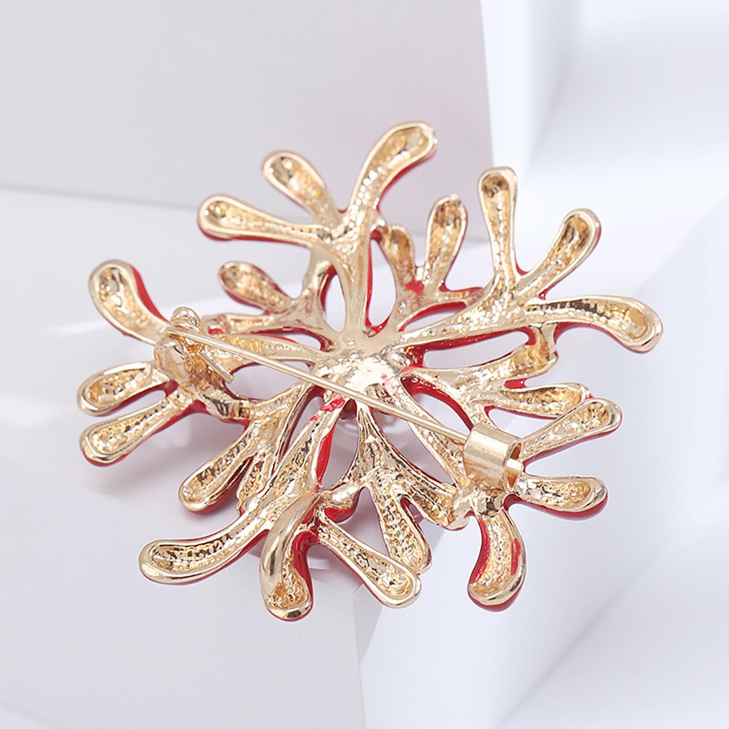 Elegant Coral Flower Brooch for Women Pearl Red Floral Lapel Pins Wedding Party Dance Dress Suit Clothes Accessories Jewelry