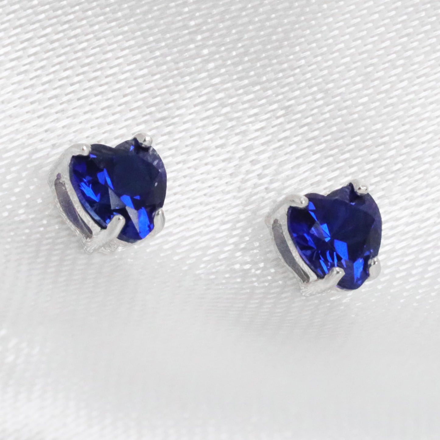 Belinda Jewelz - Heart Stud Earrings, 5mm Cubic Zirconia Heart Earrings with Prong Setting, 925 Sterling Silver Earrings Studs, Sapphire Blue Stud Earrings for Women