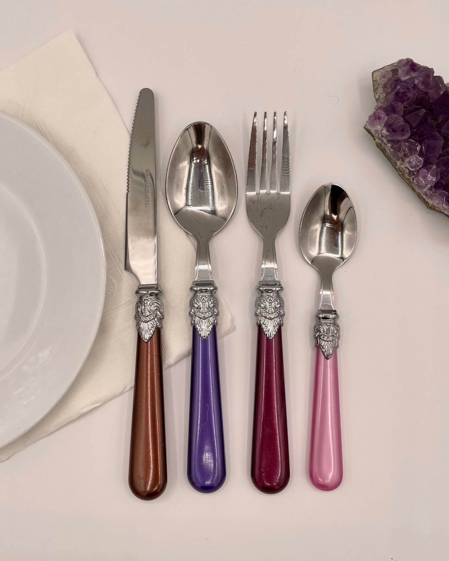 The Original Brink House Gala Mix & Match Stainless Steel Cutlery Set with High-Sheen Baroque Handles / 16 pieces with Metal Stand, Lifestyle utensils set for home, first apartment, dorm, dinner party