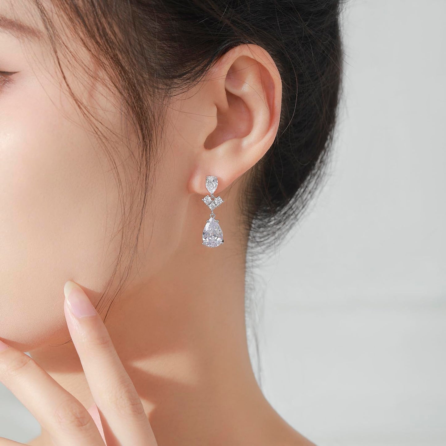 SBLING Cubic Zirconia Teardrop Earrings Wedding Earrings for Brides Bridesmaids, Bridal Dangle Earrings, Teardrop Crystal Drop earrings for Women Jewelry Gifts
