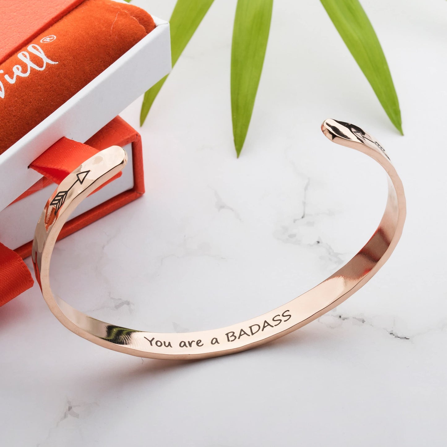 Carviell Inspirational Bracelets for Women, Rose Gold Hammered Cuff, Encouragement Gifts for Coworkers, Teens, Jewelry Bangle for Best Friend, Strong Women, Female Boss