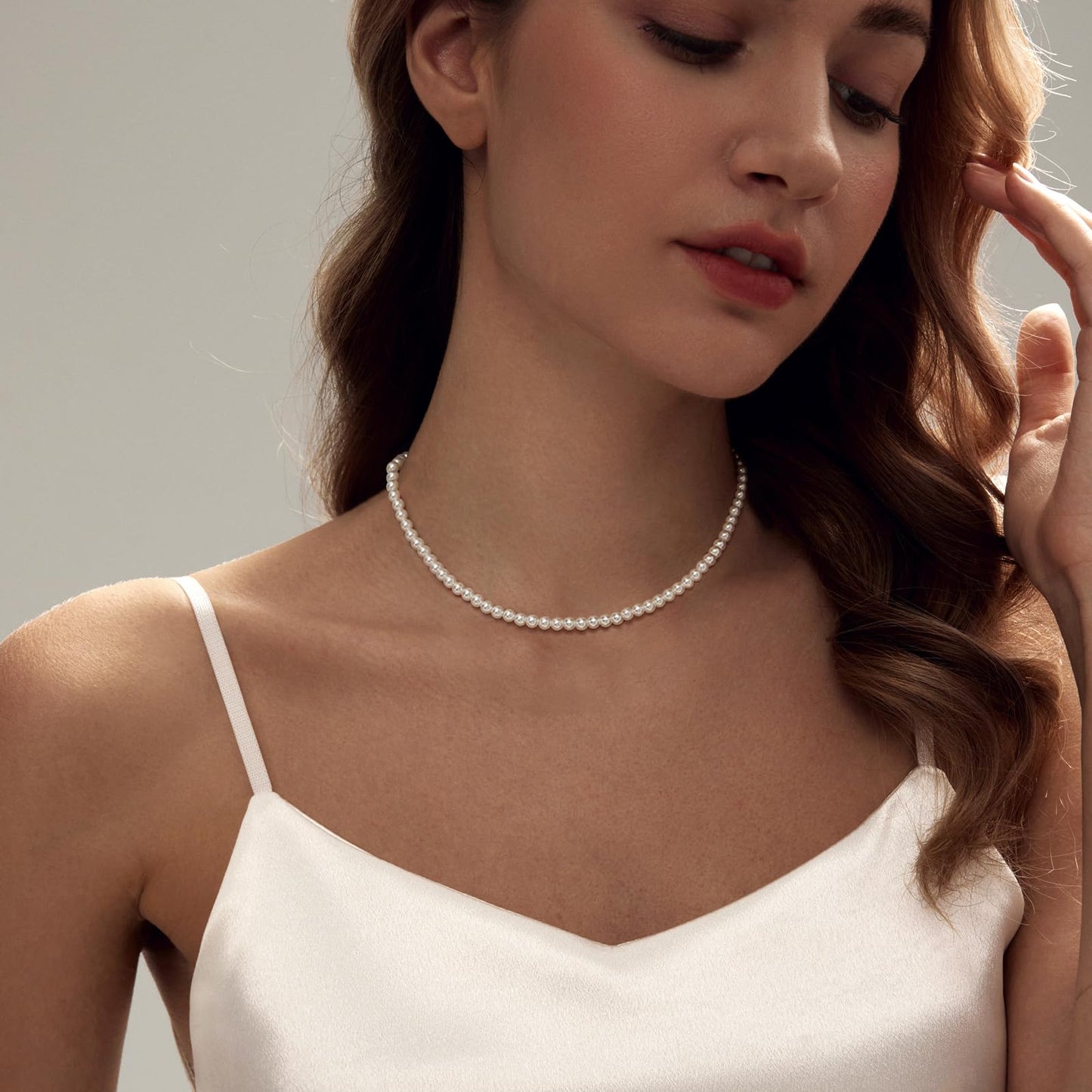 Zeffy Pearl Necklace for Women, 4MM Dainty Round Imitation Pearl Choker Necklace Wedding Delicate Jewelry for Women Simple Bridesmaid Jewelry Gifts