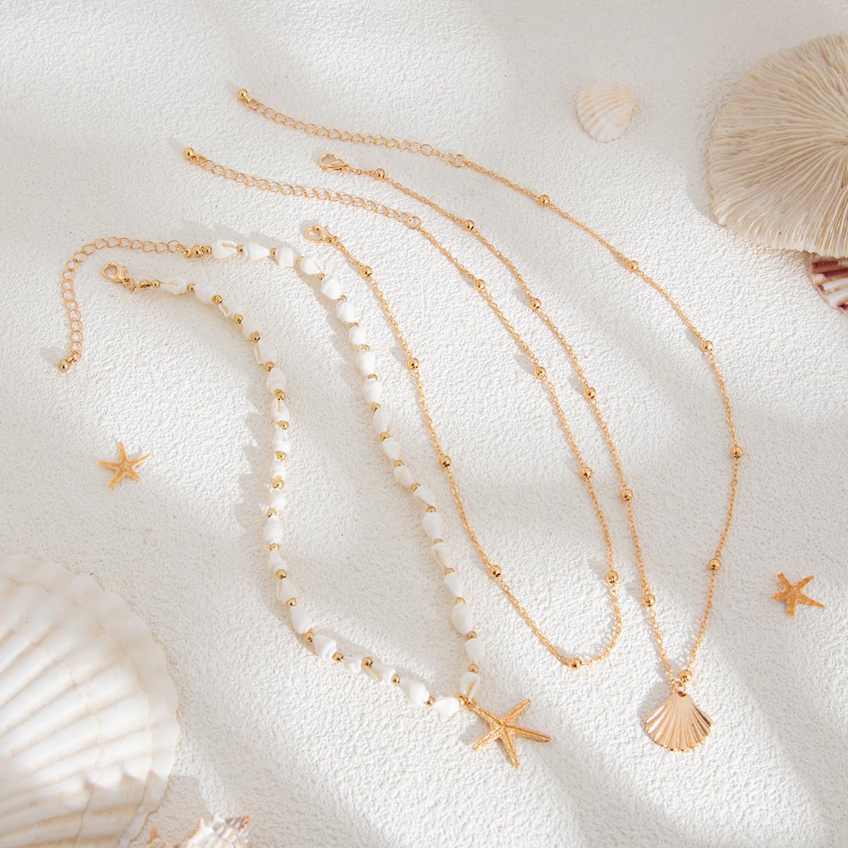 SRUCVOU Layered Shells Starfish Scallop Pendant Necklace For Women Coastal Beach Holiday Beaded Chain Necklace Gold Tone Ocean Style Vacation Jewelry (Gold)