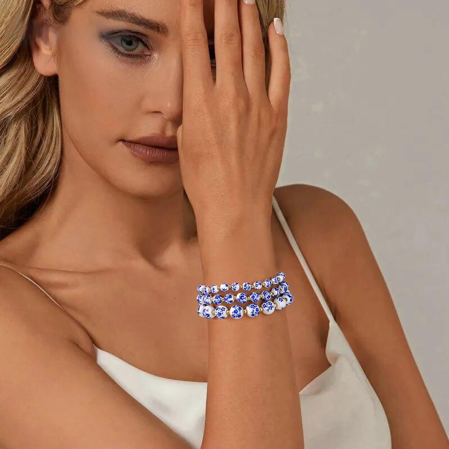 Dainty Bow Charm Beads Bracelet for Women Blue And White Vintage Ceramics Flower Bracelet Handmade Stretch Cute Beaded Romantic stackable Jewelry Gifts