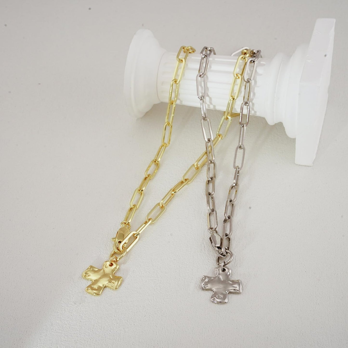 Bheop Chunky Cross Necklace for Women Trendy Silver Statement Cross Pendant Charm Necklace Waterproof Big Paperclip Faith Chain Costume Christian Religious Jewelry Gift Non Tarnish