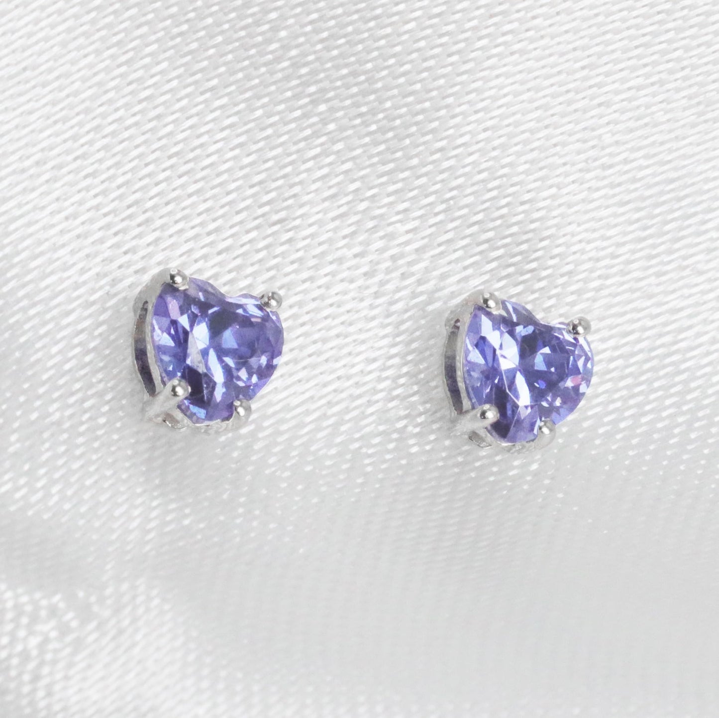 Belinda Jewelz - Heart Stud Earrings, 5mm Cubic Zirconia Heart Earrings with Prong Setting, 925 Sterling Silver Earrings Studs, Tanzanite Stud Earrings for Women