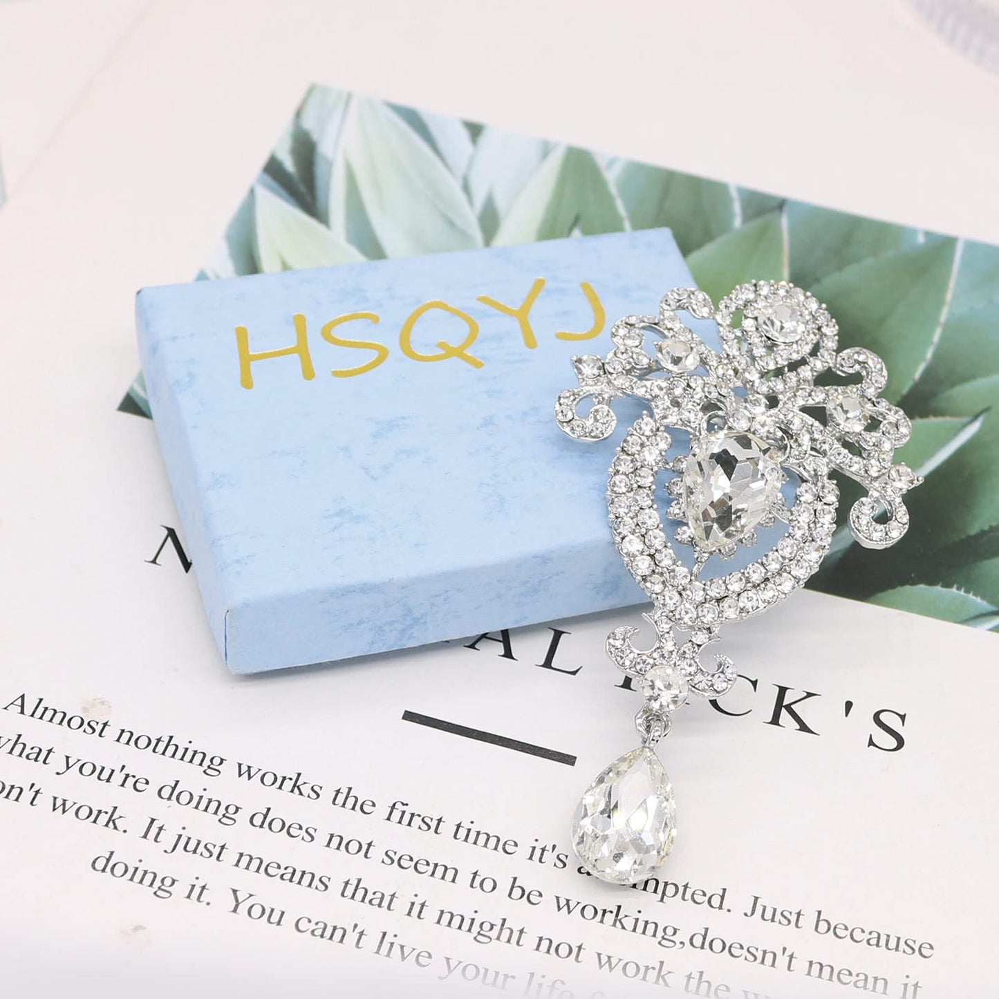 Retro Crystal Water Drop Brooch Fashion Beautiful Rhinestone Flower Brooches Pin for Women Girls Elegant Jewelry Gift(Water Drop)