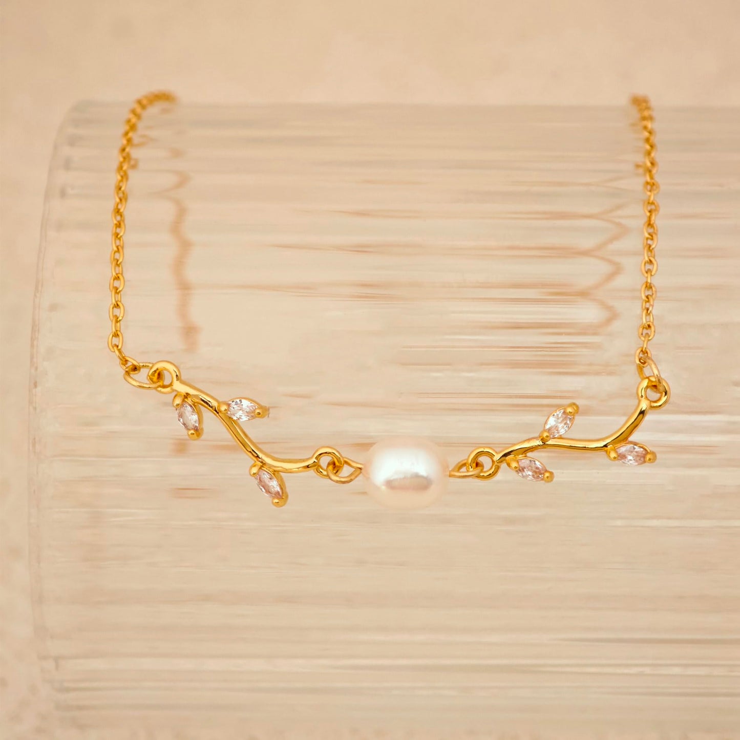 JOBICY Gold Pearl Necklaces for Women: Trendy, Freshwater Pearl Drop Pendant Necklace, 14k Dainty Gold Choker Necklace for Women, Perfect for Prom, Bridal, Wedding, or Gifts