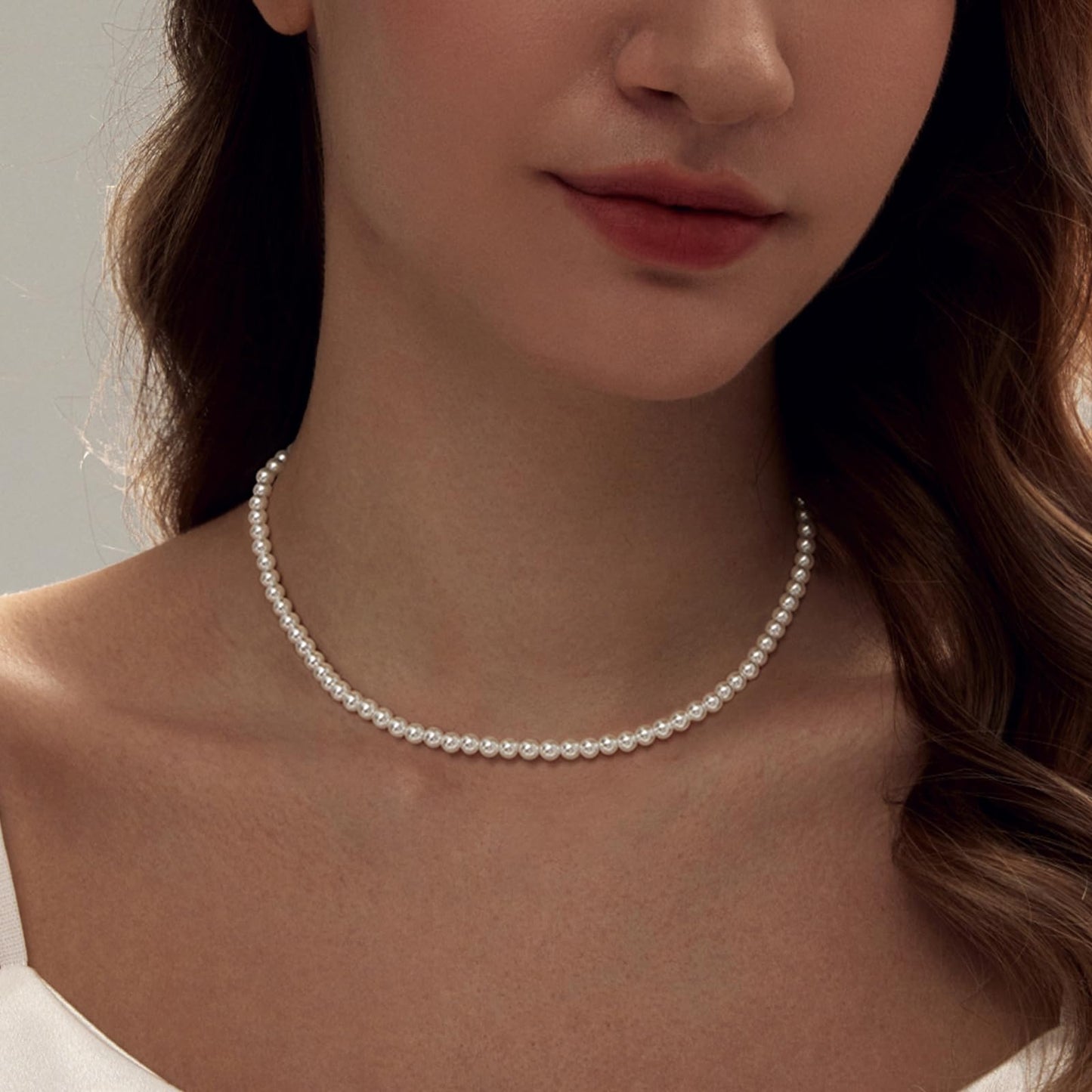Zeffy Pearl Necklace for Women, 4MM Dainty Round Imitation Pearl Choker Necklace Wedding Delicate Jewelry for Women Simple Bridesmaid Jewelry Gifts