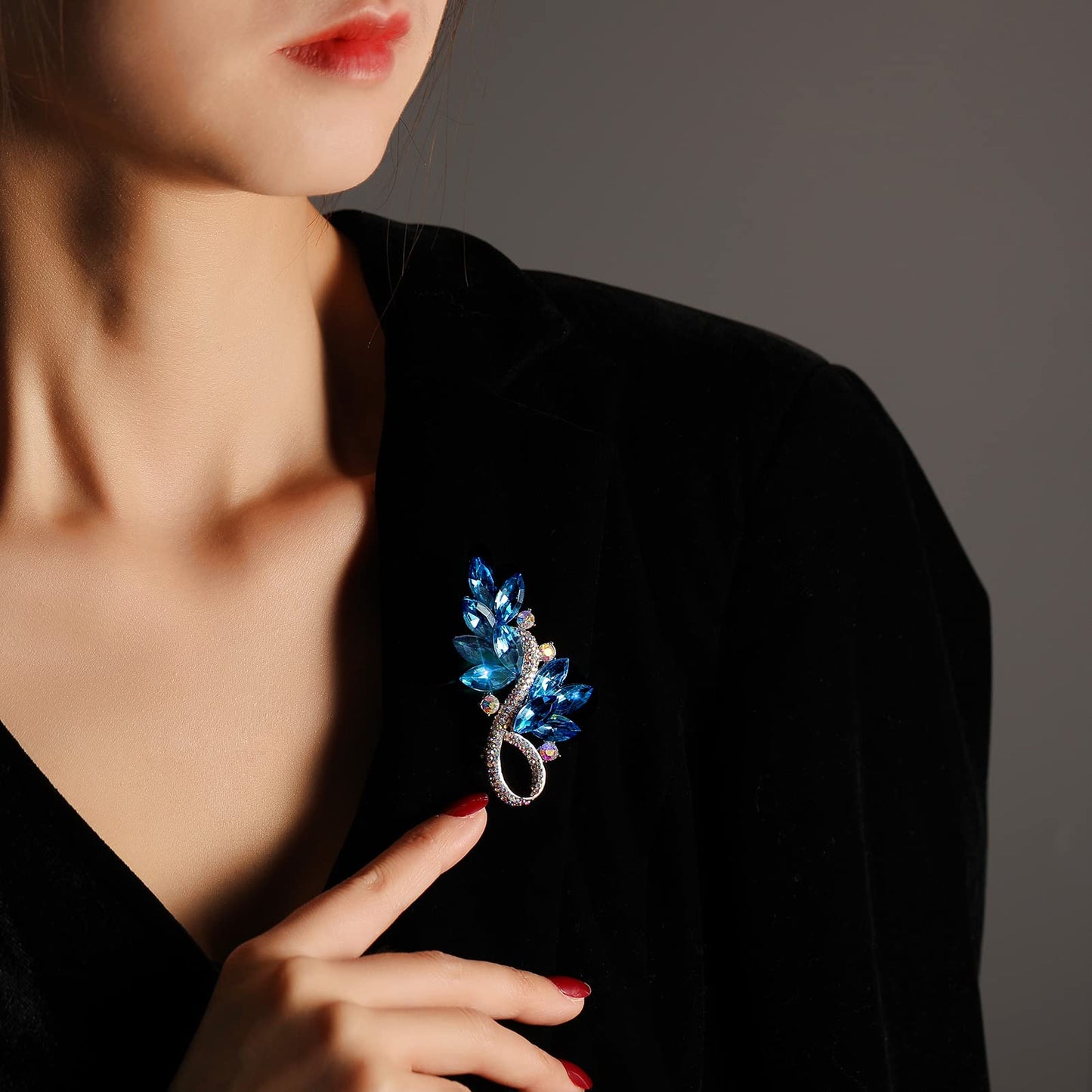 AILONMEI Brooch Pins For Women Fashion, Flower Brooches Jewelry For Women Floral Series Brooches And Pins Designer Lady's Costume