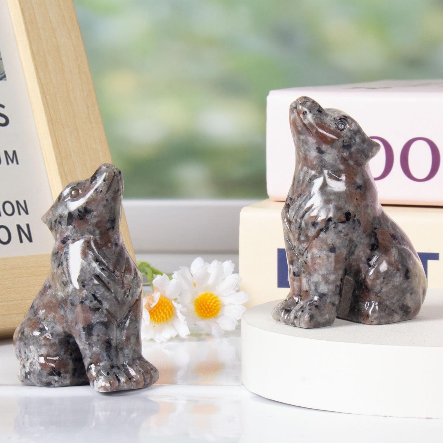 Hguxmcu Flame Stone Wolf Figurine,Crystal Carved Statue for Home Office Desk Decor,Hand Carved 1.8 Inch Healing Crystal,Spirit Animal Gift for Wolf Lovers,Good Luck Feng Shui Protection Totem