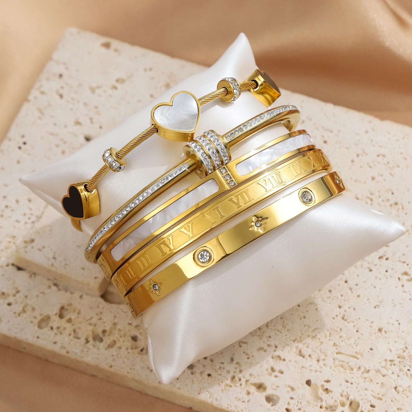 18K Gold Plated Bracelets for Women Stackable Bangle Bracelets Set Stainless Steel Gold Cuff Hinged Heart Bracelet Non Tarnish Waterproof Jewelry Fits 6.5 to 7 Inch Wrist Gift for Women Mothers Day Gift