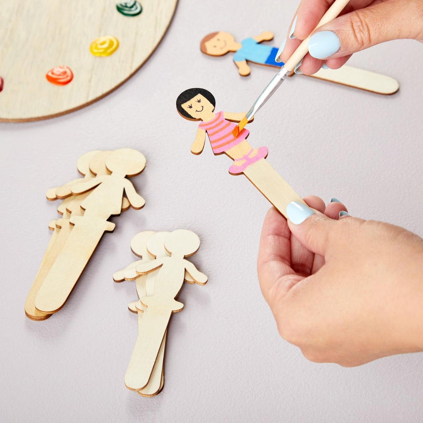Juvale Unfinished People-Shaped Popsicle Sticks for Crafts - 100 Pack Poplar Wood, Mom & Dad 6in & Son & Daughter 5in - Wooden Mini Figures for Art & Wooden People
