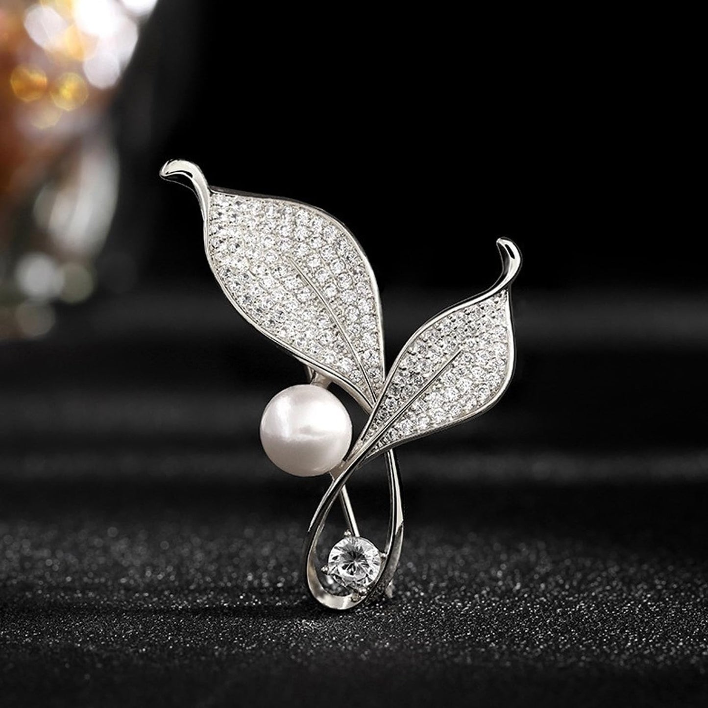 Gold/Silver Leaves Flower Crystal Brooches Pins Fashion Beautiful Created Rhinestone Pearl Leaf Brooch Good Idea for Party Dance Wedding Banquet for Elegant Women Girl (Silver Leaves)