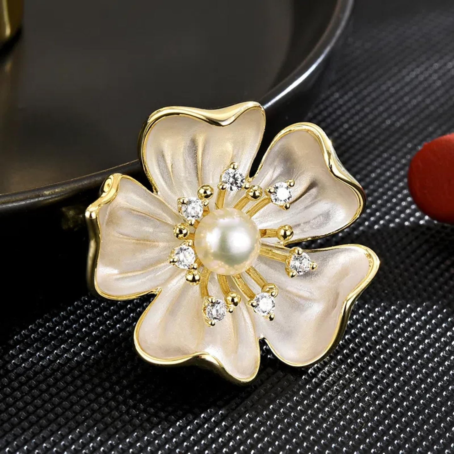Elegant Emerald Green Four-Petal Floral Brooch Pin, Vintage-Inspired Gift for Women