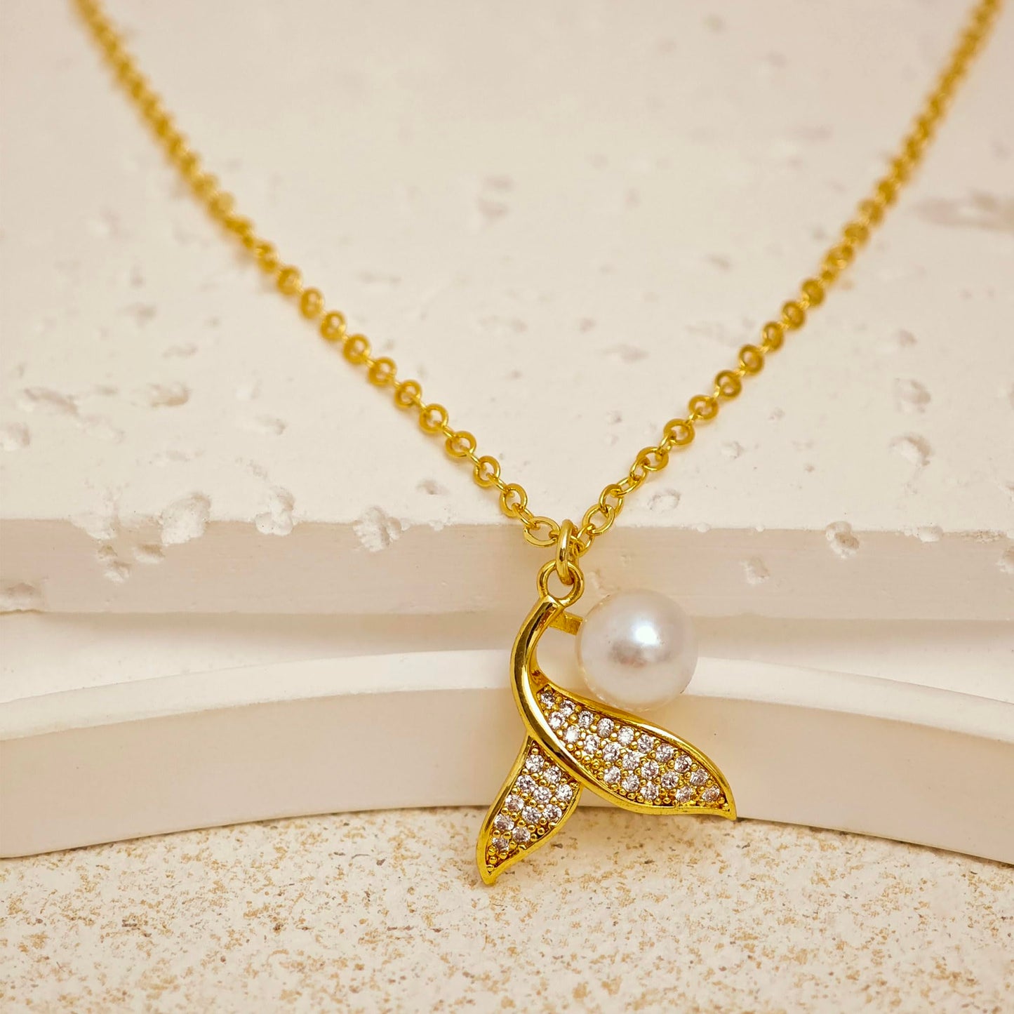 JOBICY Gold Necklaces for Women Trendy, 14k Gold Plated Fishtail Choker Pendant Necklace Dainty Gold Pearl Necklace for Women Beach Necklace Waterproof Summer Jewelry Gifts