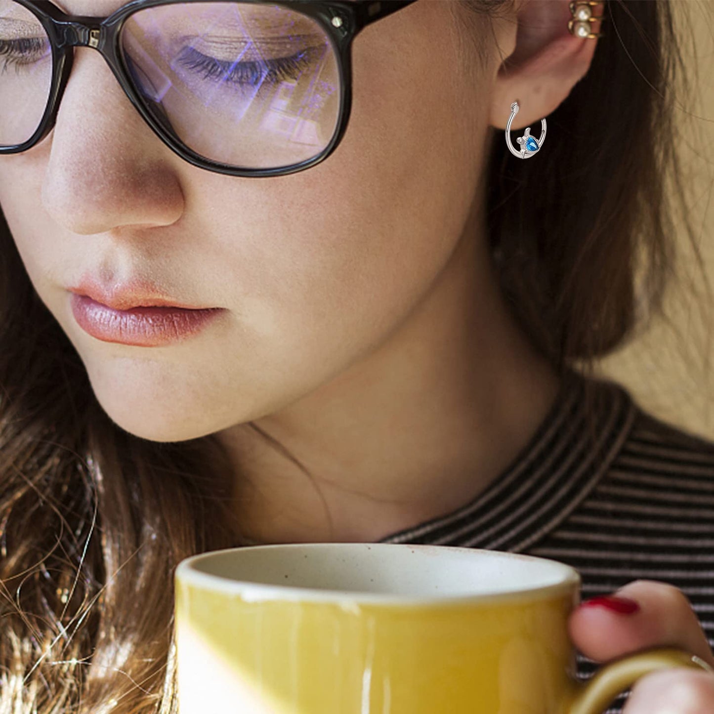 Turtle Earrings for Women Girls 925 Sterling Silver Sea Turtle Hoop Earrings Ocean Animal Huggie Hoop Earring for Sensitive Ears Beach Jewelry Graduation Gifts for Daughter Her