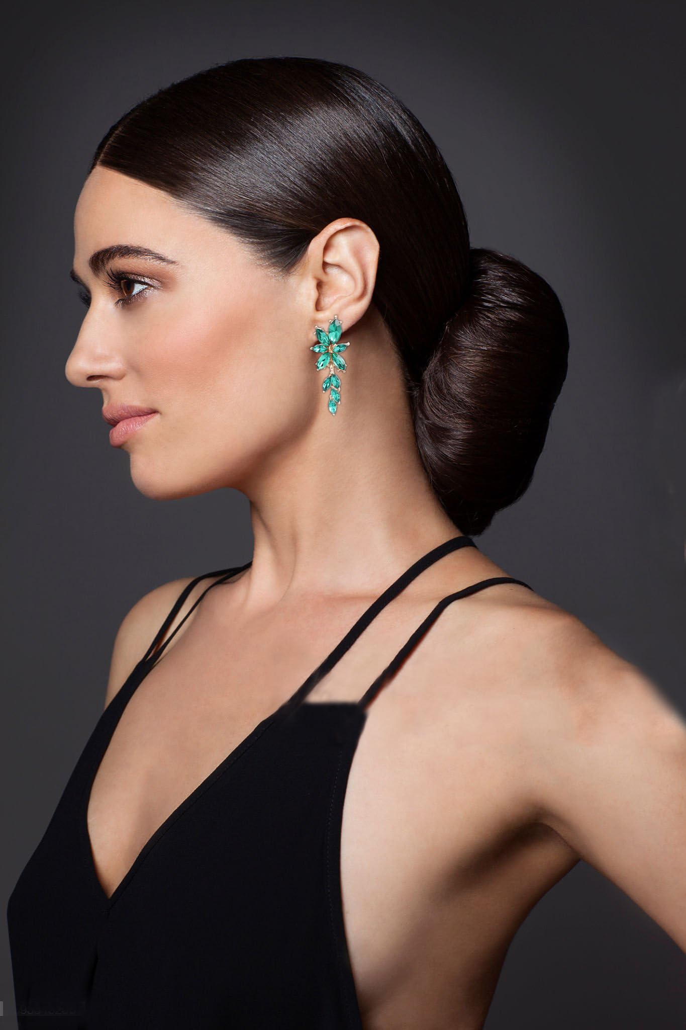 ATIMIGO Elegant Emerald Green Rhinestone Dangle Earrings Cluster Crystal Wedding Bridal Earrings for Brides Bridemaids Formal Prom Statement Drop Earrings for Women