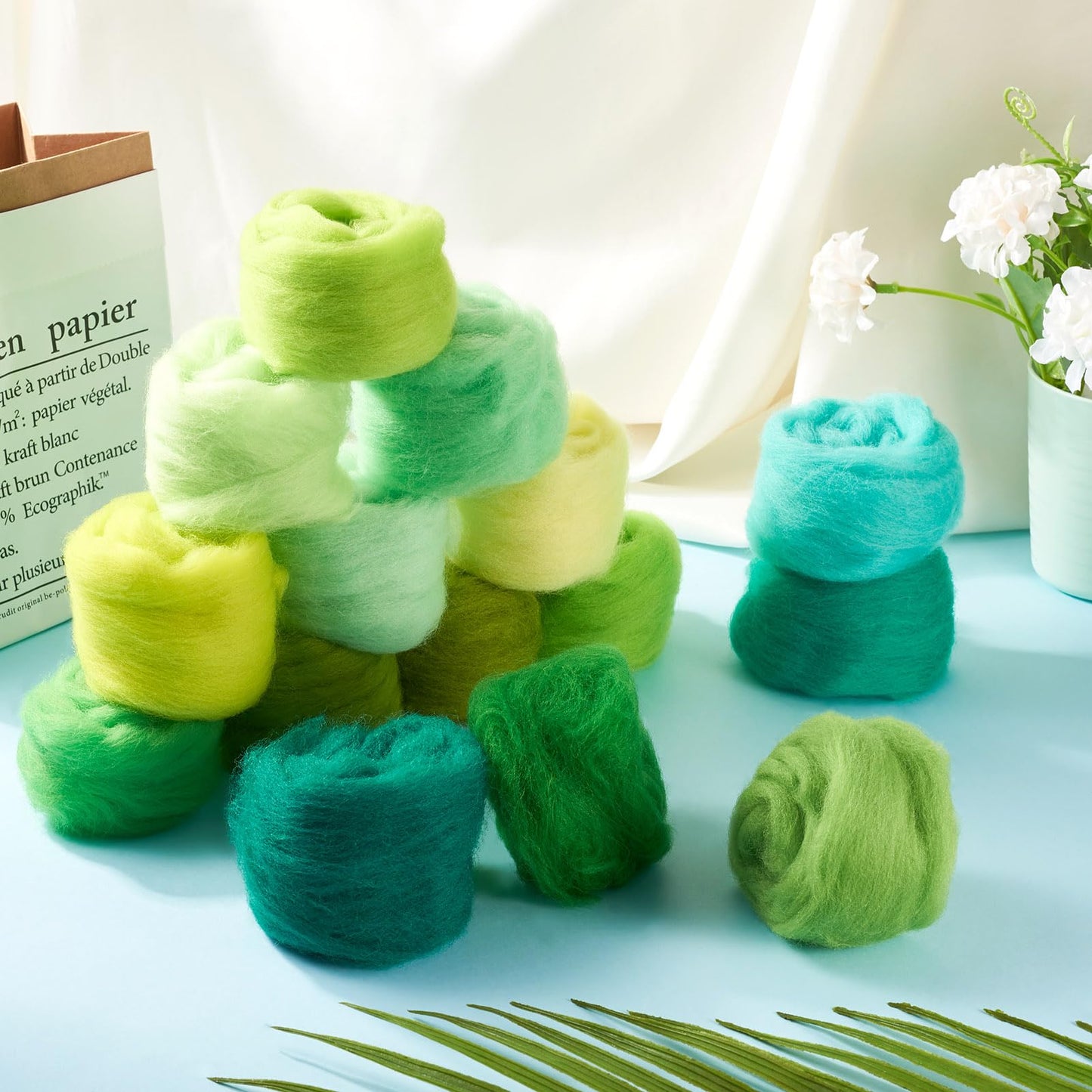 Beadthoven 15 Colors Felting Wool Roving Gradient Color Needle Felting Wool Roving Yarn Fiber Spinning Wool Roving for Needle Felting, DIY Hand Spinning, Wet Felting, DIY Craft Green 75G