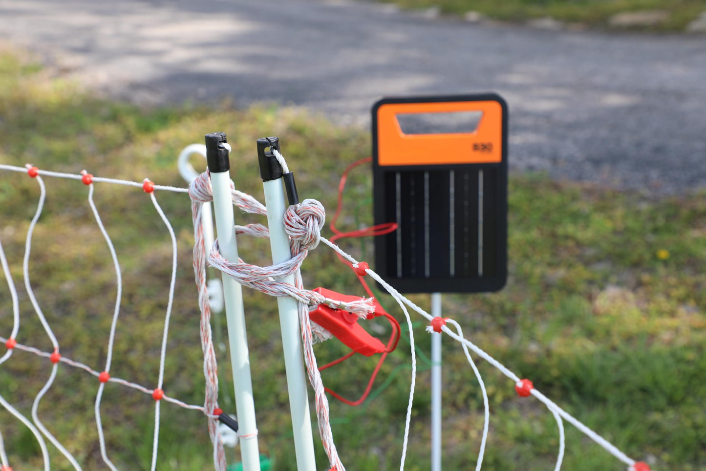 Gallagher S20 Solar Fence Charger + 48in x 82ft Poultry Netting Bundle | Portable Electric Fence System for Chickens, Garden Protection & Predator Exclusion | Solar Energizer with Rechargeable Battery