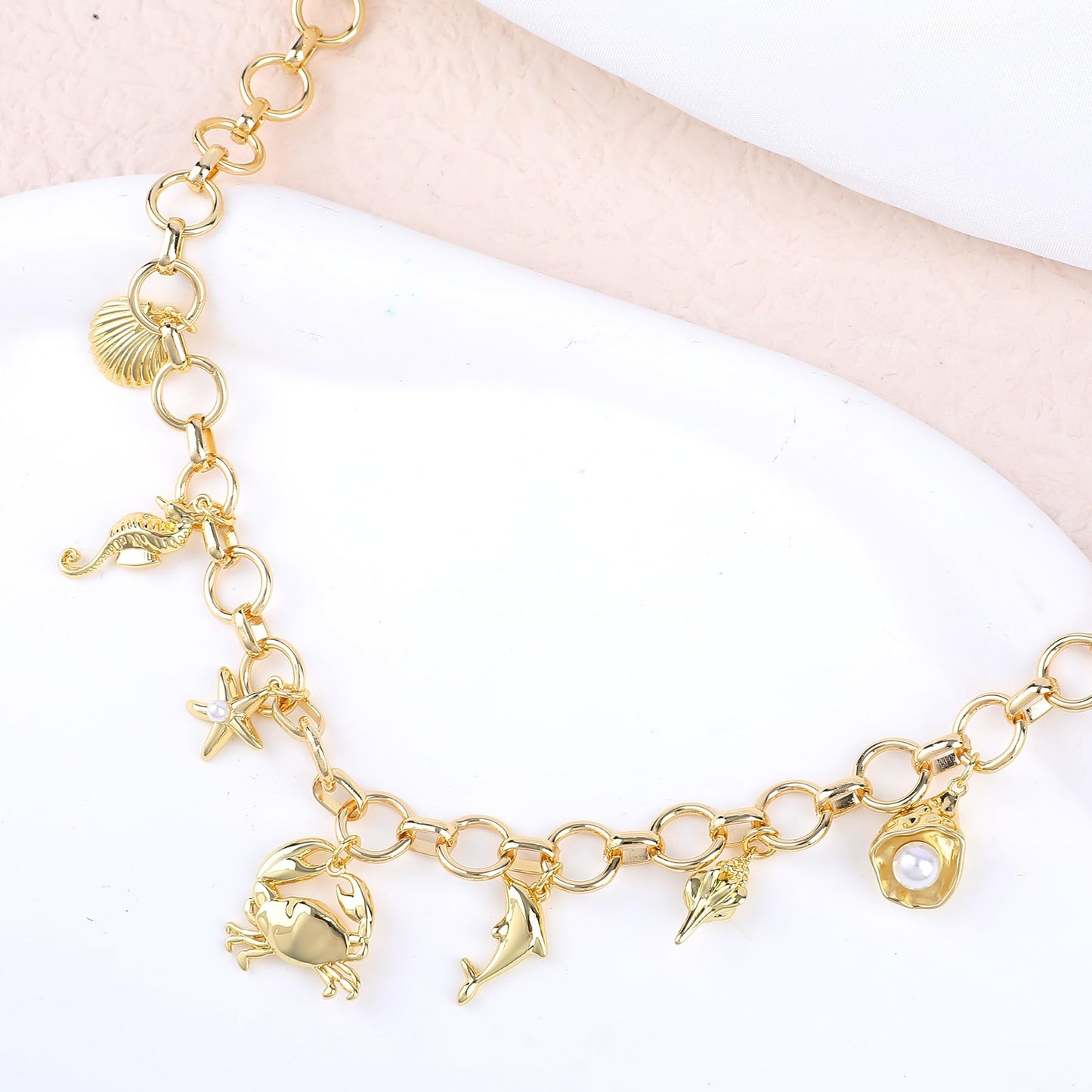 Gold Marine Charm Necklace for Women, Shells Seahorses Starfish Crabs Dolphins Conches Glass Pearl Charm Necklace Elegant Ocean Themed Jewelry Ideal for Casual and Summer Style