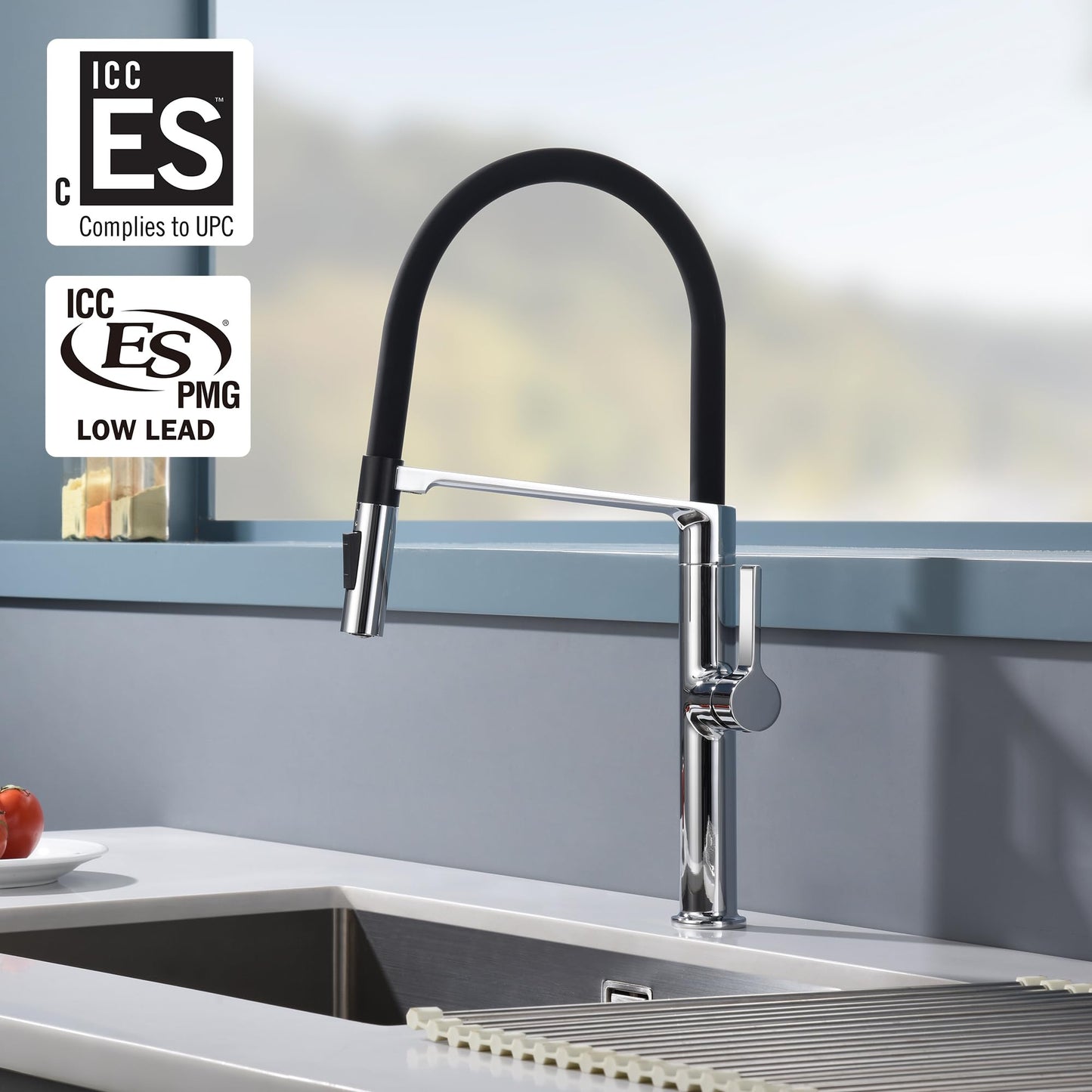 SUMERAIN Single Handle Pull-Down Kitchen Sink Faucet in Chrome Finish, Deck Mounted Lead-Free Kitchen Faucet with Dual Spray Mode