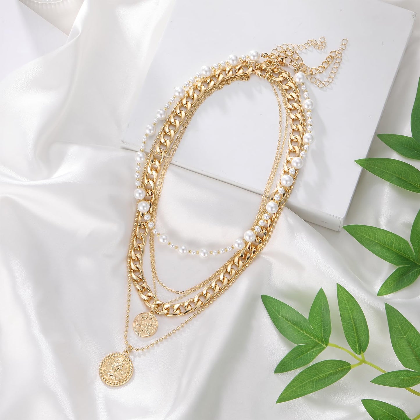 MJartoria Gold Layered Necklaces for Women Trendy Retro Coin Pendant Necklace Dainty Chunky Chain Choker Necklaces for Jewelry Birthday Gifts (Pearl-3PCS, Gold)