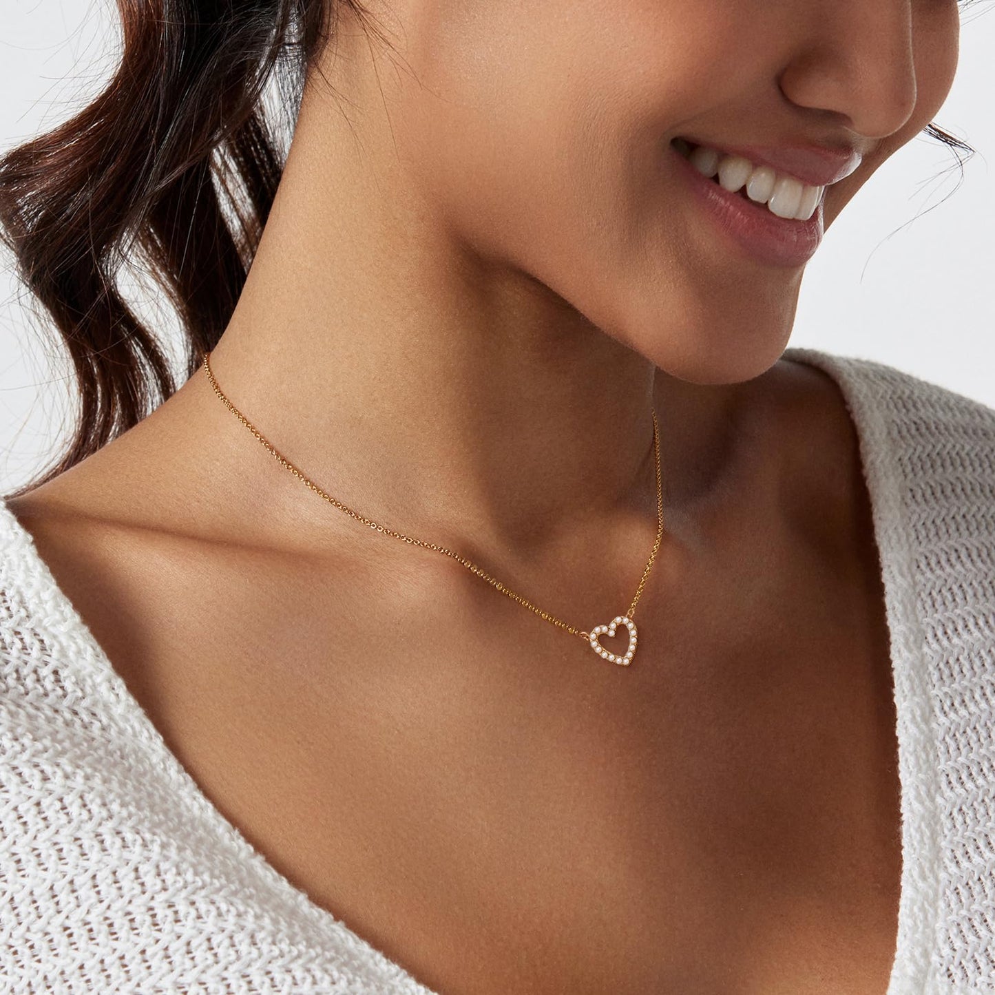 Zeffy Heart Pearl Necklace for Women Dainty Gold Pearl Heart Necklace Cute Heart Love Necklaces Simple Heart Pendant Necklace Trendy Jewelry for Women
