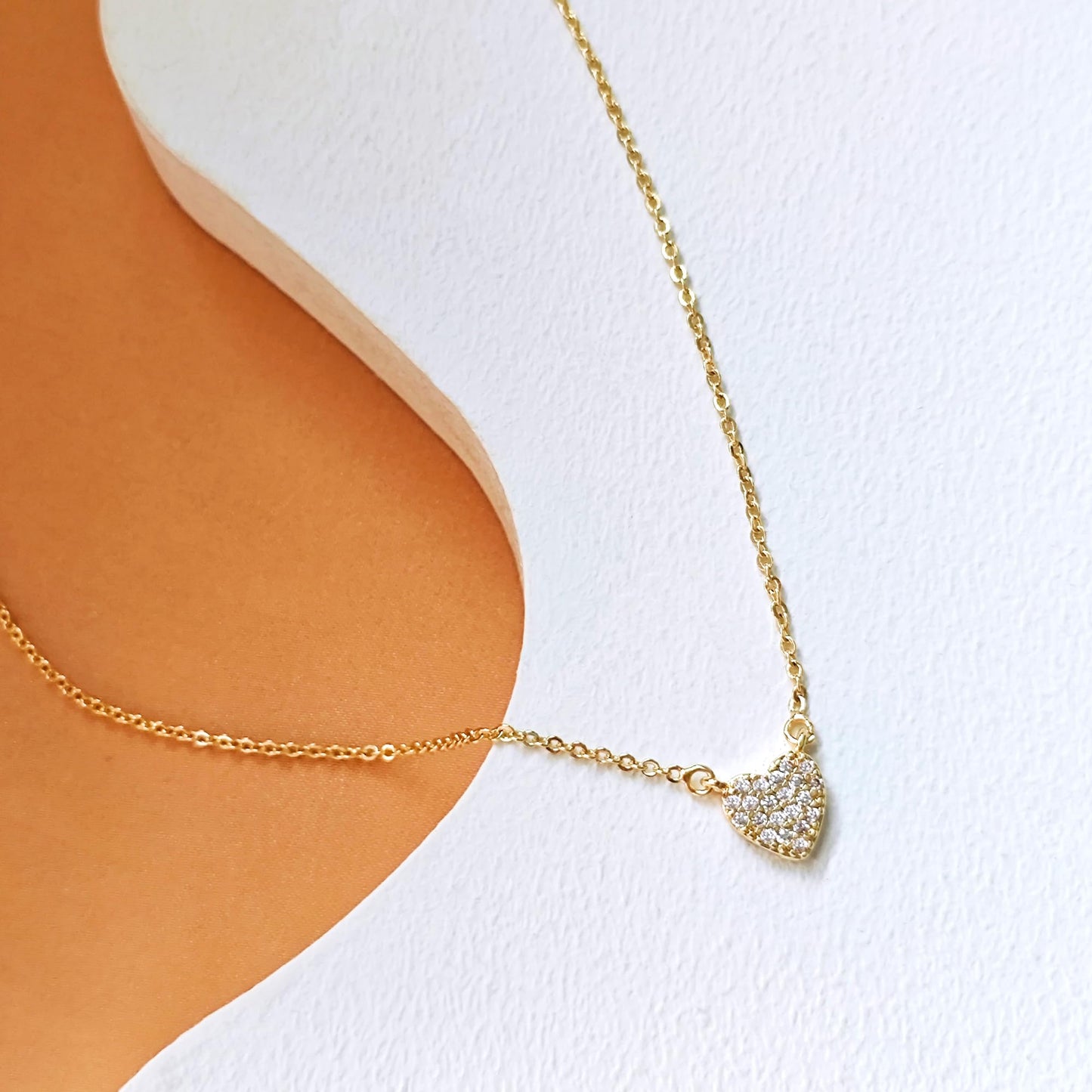 Zeffy Dainty Tiny CZ Heart Necklace 14k Gold Plated Diamond Heart Pendant Necklace Simple Cute Cubic Zirconia Choker Necklaces for Women Trendy Jewelry Christmas Birthday Gift
