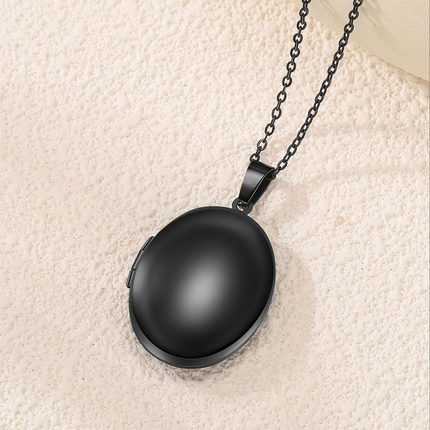 PHOCKSIN Glossy Black Lockets Personalized Oval Locket Necklace Custom Photo Locket Necklace for Women Picture Locket Necklaces with Text Engraved Customized Gifts for Mom Daughter