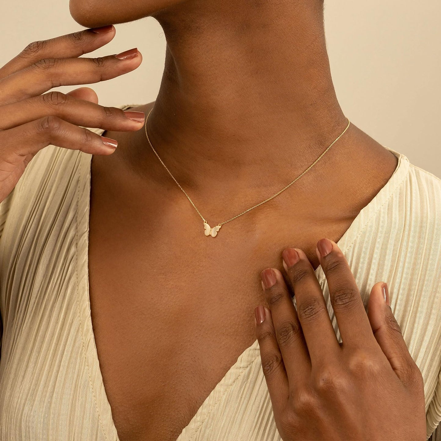 VRIUA Gold Necklace for Women 14k Gold Plated Dainty Gold Butterfly Necklace Simple Pendant Minimalist Jewelry for Women