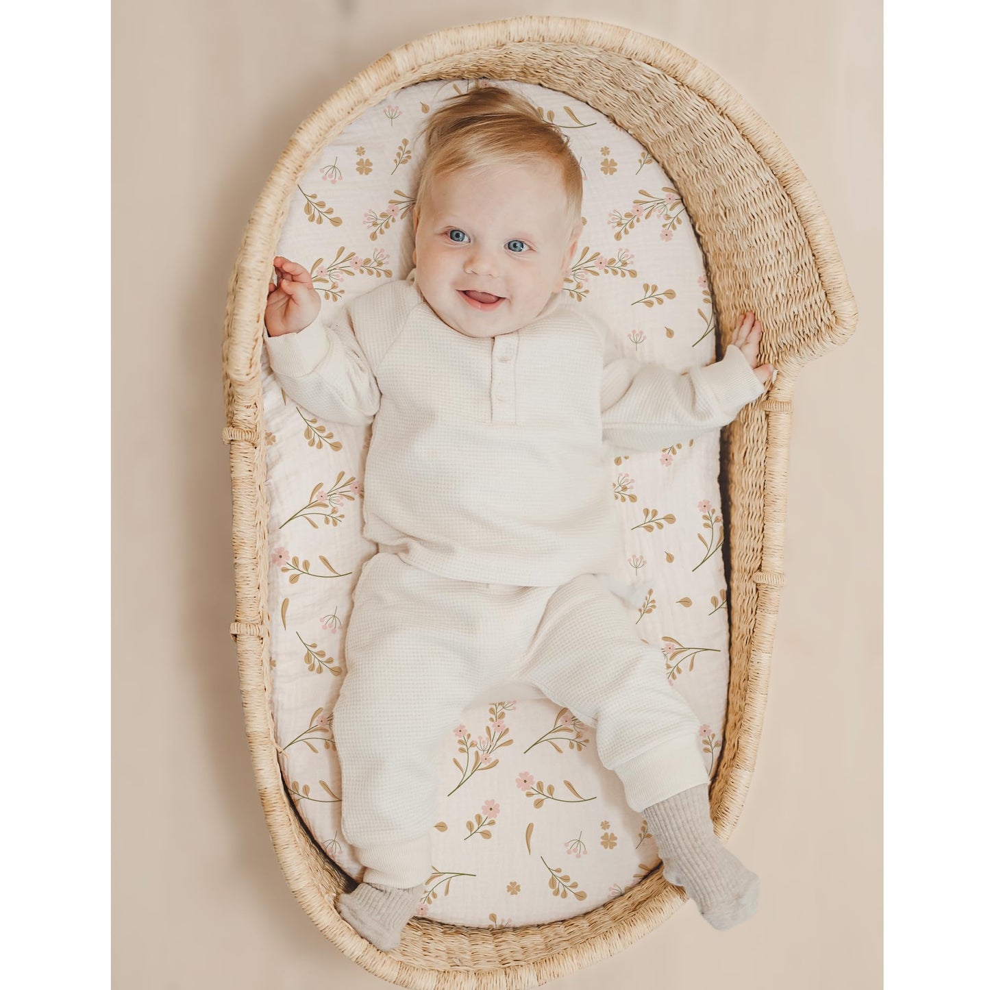 Konssy Muslin Bassinet Sheets for Baby Girl Boy, 2 Pack Soft Breathable Baby Bassinet Mattress Sheets Fit for Hourglass Oval Cradle, Moses Basket Rectangle Mattress (Floral, Pink)
