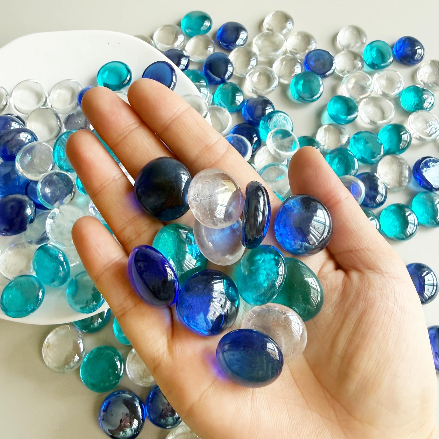 Aflyu About 5 LB Flat Glass Marbles for Vase Glass Gemstone Beads Vase Fillers Aquarium Pebbles Fish Tank Rocks Vase Fillers for Home Decoration (Clear&Blue&Aqua Blue)