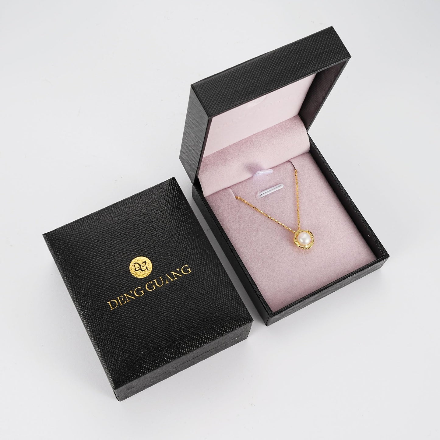DENGGUANG Freshwater Pearl Pendant Necklace for Women, 925 Sterling Silver Single Pearl Necklace With Adjustable Chain, Wedding Birthday Jewelry for Her (Gold)