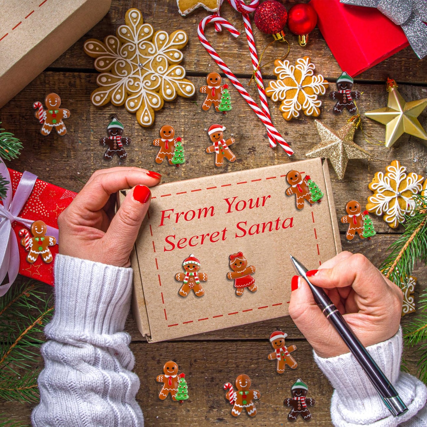 Realspring 60 Pcs Christmas Gingerbread Man Ornament for Crafts Mini Resin Doll Charms Figurines for Xmas DIY Craft Embellishment Hairpin Flatback Embellishment Home Kitchen Party Decor