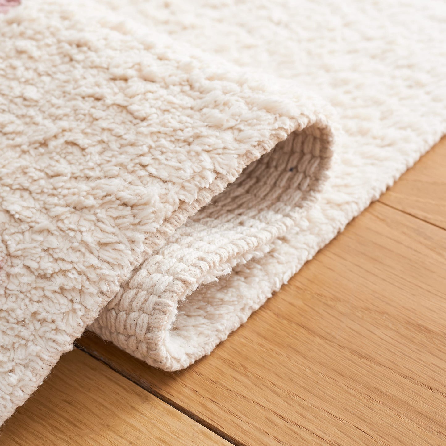 SAFAVIEH Washable Rug Easy Care Collection - 4' x 6', Ivory & Pink, Handmade Cotton, Easy to Clean, Ideal for Foyer, Kitchen, Nursery, Office, Bedroom (ECR212U)