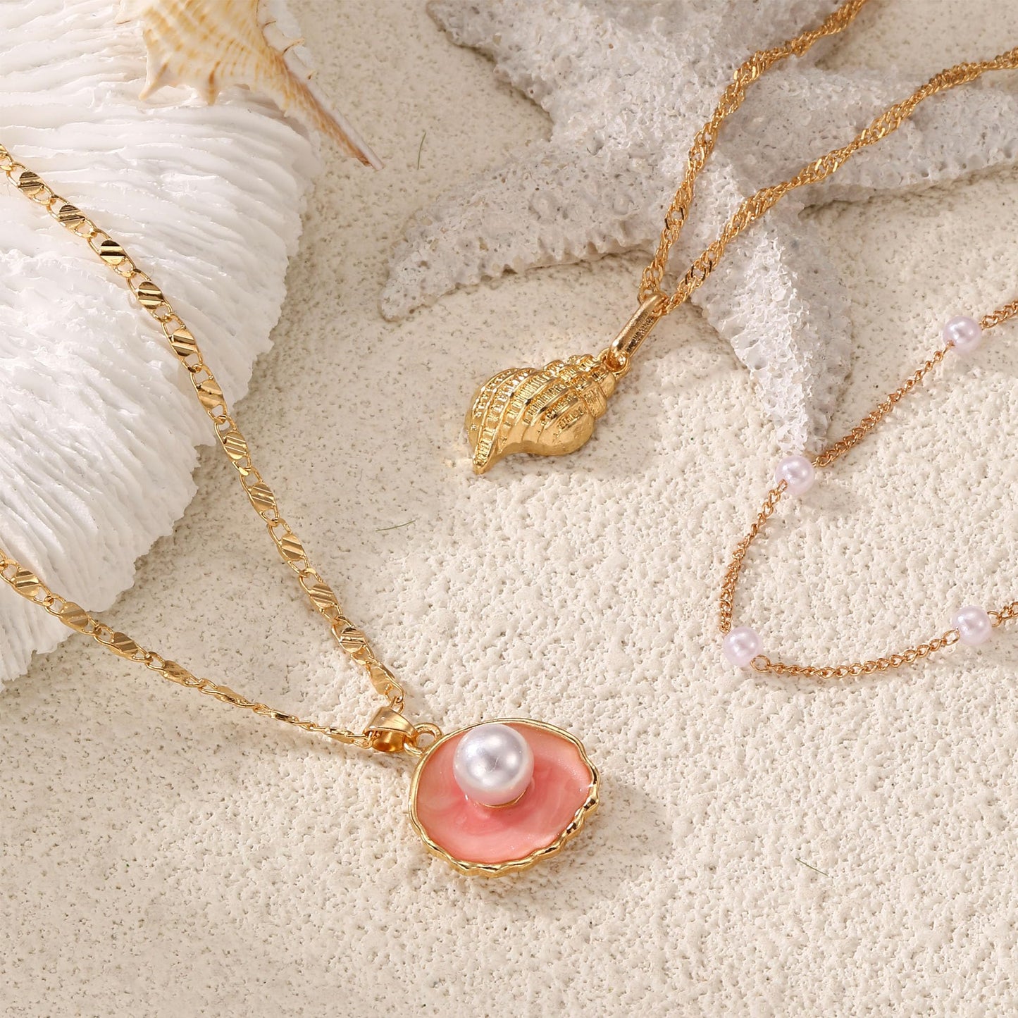 Drogomen Seashell Necklace for Women Shell Conch Pearl Choker Necklaces Beach Accessories Sea Shell Necklace Hawaiian Summer Beach Jewelry for Women Vacation (BP)