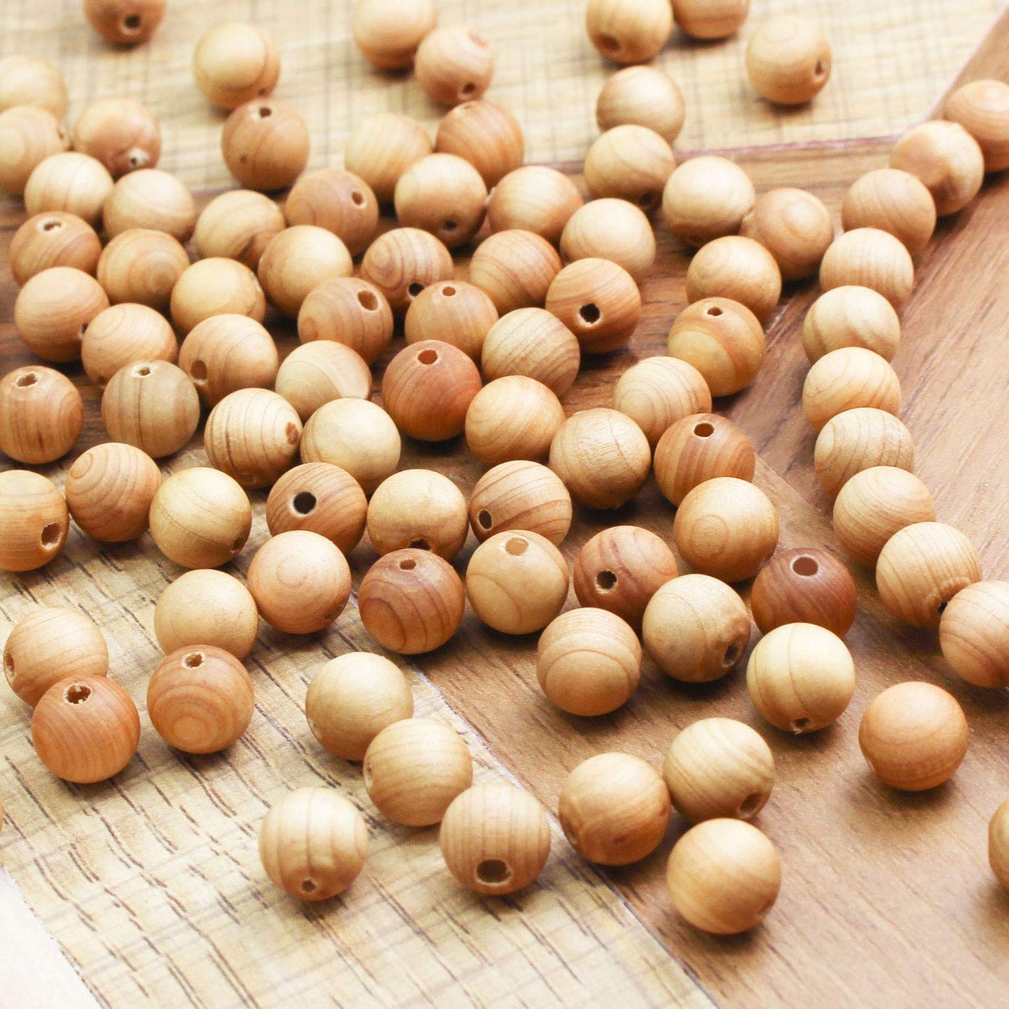 Prometis 200pcs 6mm Natural Sandalwood Round Beads Gorgeous Craft Handmade Polished Spacer Mala Pray Beads with Elastic Cord for Bracelets DIY Rosary Tasbih Jewelry Making