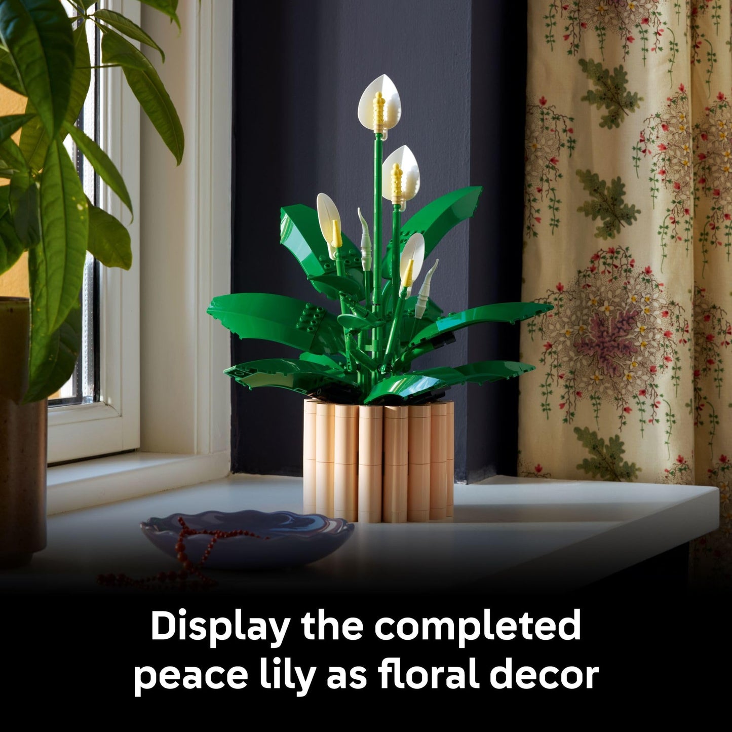 LEGO Botanicals Peace Lily Flower Building Set for Adults - Gifts for Birthdays - DIY Bedroom, Book Shelf & Office Decor for Women & Men, Ages 18+ - Artificial Flowers Crafting Kit - 11504