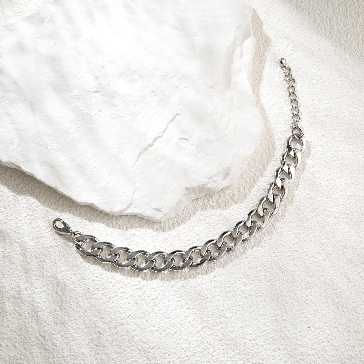 LANE WOODS Chunky Gold Bracelet for Women 14k Gold Plated Diamond-Cut Cuban Chain Link Bracelet for Men Classic Jewelry