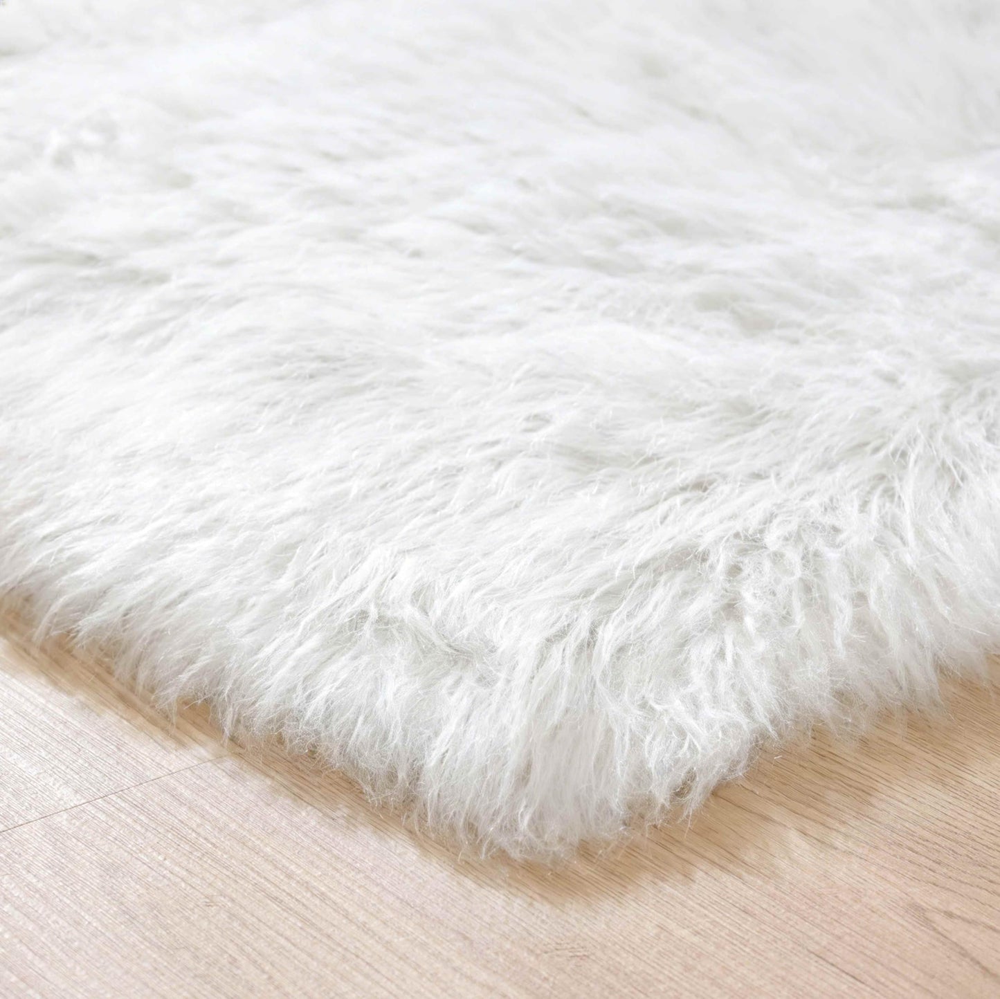 Goolela White Fluffy Fur Rug 4x6 Faux Sheepskin Fuzzy Shag White Rug for Bedroom Living Room Plush Washable Area Rug Rectangle