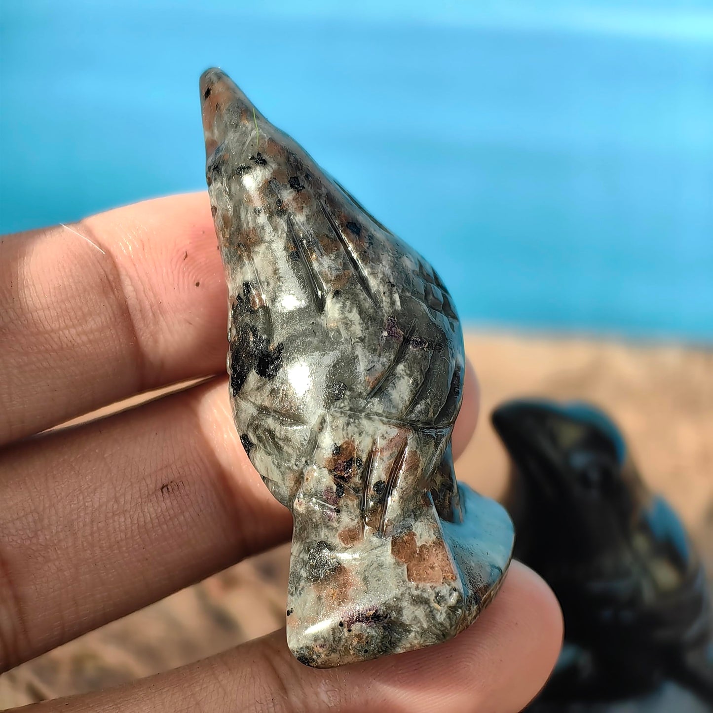 2" Natural Obsidian Flame Stone Crystal Crow Raven Statue Healing Crystal Handmade Sculpture Guardian Pocket Statues Reiki Bird Meditation Office Home Decoration Gift (Flame Stone and Obsidian)